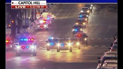 TRUMP❤️🇺🇸🥇🪽MOTORCADE ARRIVE🤍🇺🇸🏅🪽🏍️🚓🛻🚙📸ON CAPITOL HILL💙🇺🇸🪽🏅🏛️🚐🚔🚑⭐️