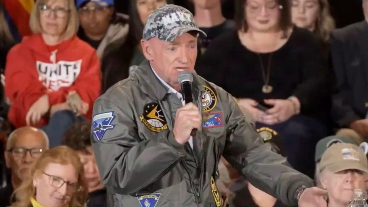 A Lot Of Those Supporters Are Crazy … Mark Kellys Deplorables Moment Lands In Arizona