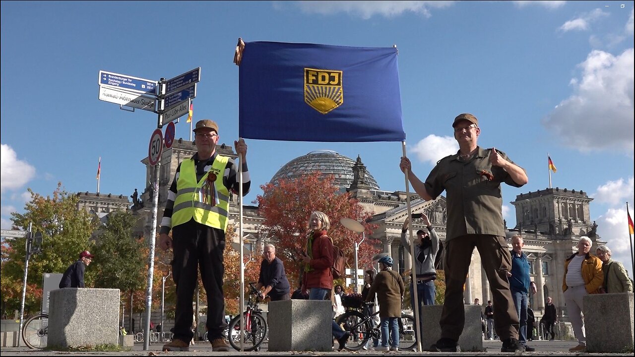 Es lebe die Freie Deutsche Jugend der neuen DDR! Berlin 3. Oktober 2025