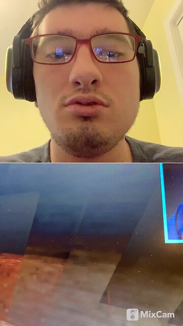 My reaction to mmjoemele playing Minecraft