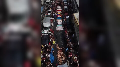 Rio de Janeiro police raids killed at least 132 drug dealers corpses line in the street