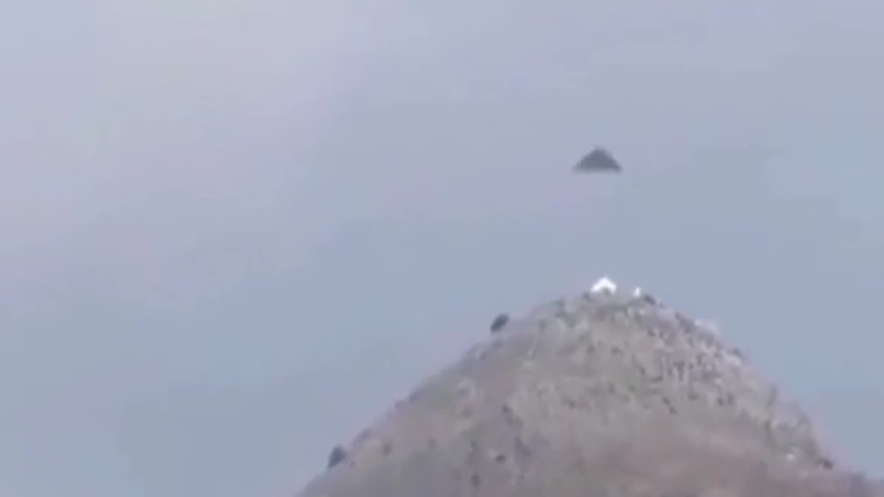 'UFO' captured on camera in Egypt