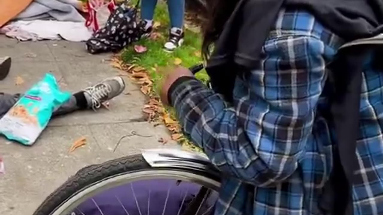 Badass mom at a local school interrupts a group of junkies doing narcotics in...