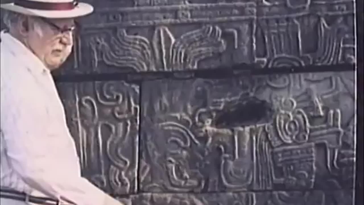 pyramids are built by aliens