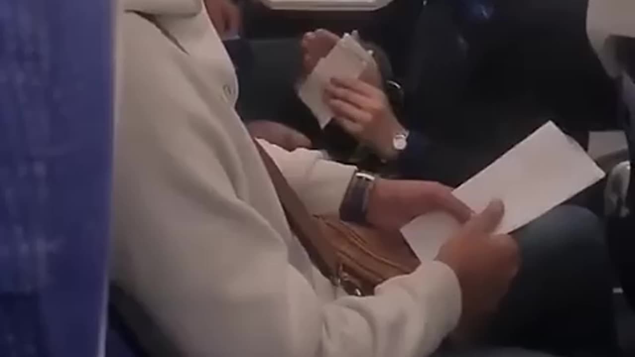 Breaking: Indigo Airhostess screams 'I'm not your servant' at a passenger, Watch