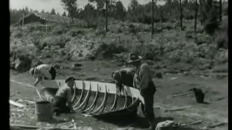 Ruuhen - Haapion - rakentaminen (1936) Log boat or dugout building in Finland in 1936