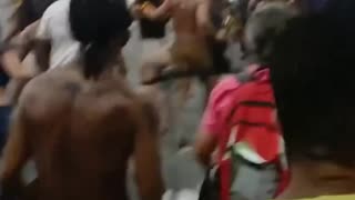 Indígenas irrumpen en la cumbre sobre el clima en Brasil