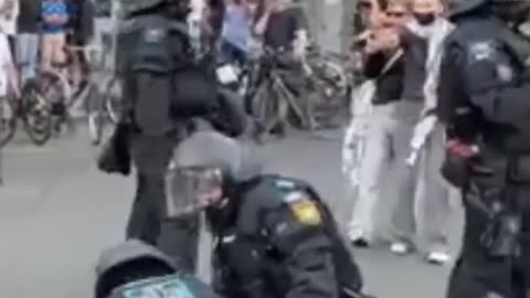 Polizei Tackle Antifa Gegedemo Montagsdemo Nürnberg