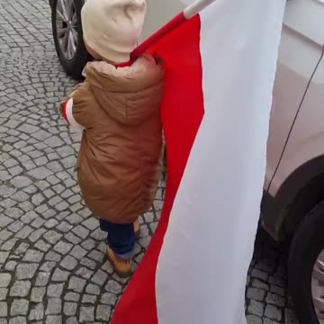 Tożsamości narodowa musi być pielęgnowana juz od najmłodszych lat.