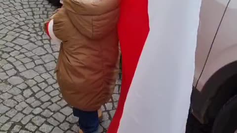 Tożsamości narodowa musi być pielęgnowana juz od najmłodszych lat.