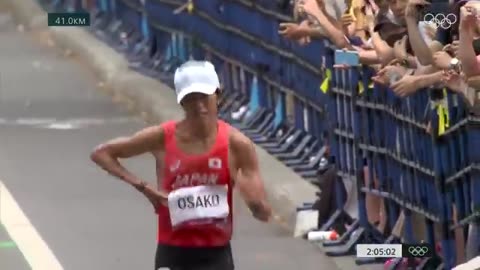 Kipchoge 🇰🇪 wins marathon gold again 🥇! | Tokyo Replays