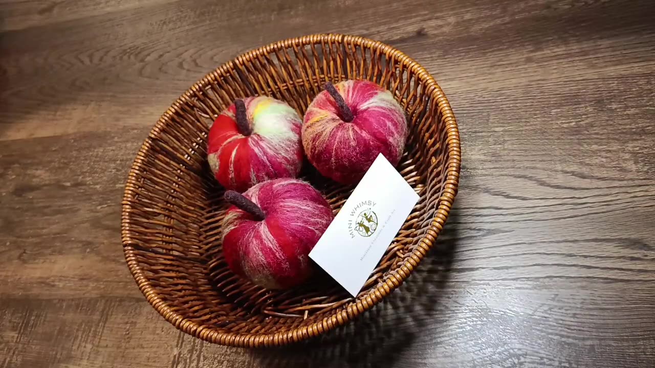 Apple Needle Felting Tutorial | Easy Wool Felting Fruit for Beginners🍎
