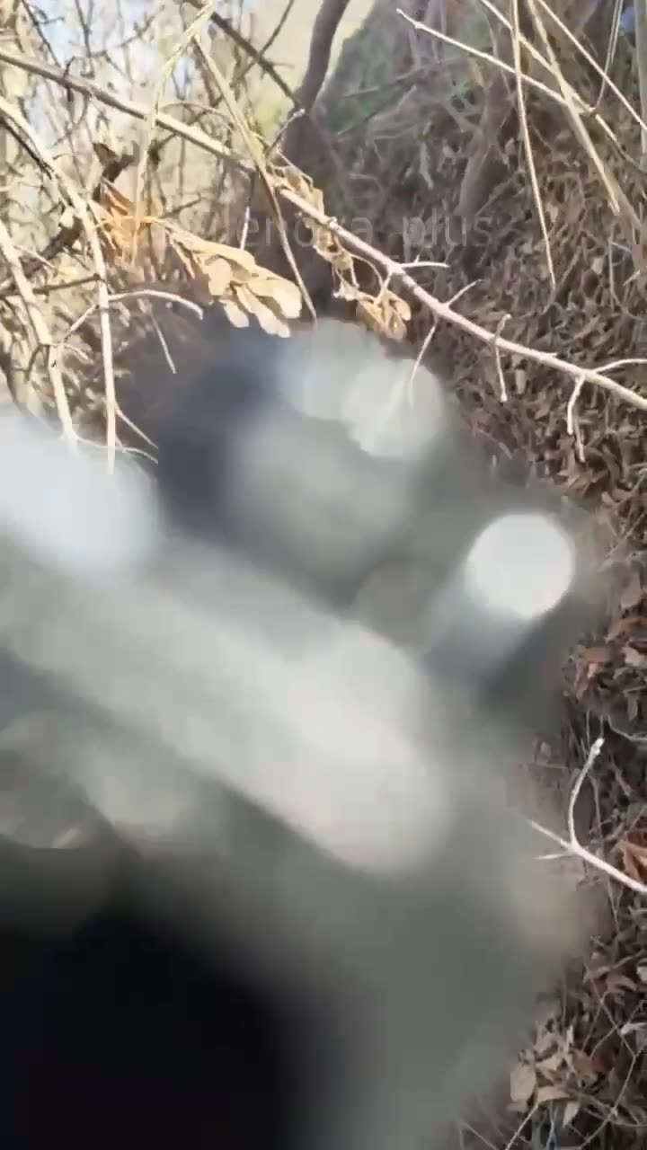 🔥 The Russians, who were racing in a bus with military aid for the soldiers, again attacked by