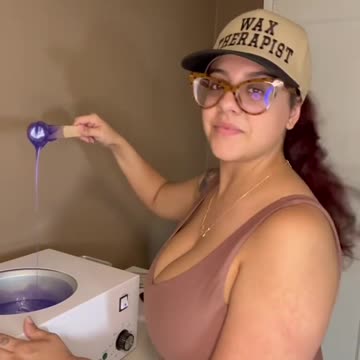 Melting Sexy Smooth Tickled Pink + Sexy Sapphire Wax | @debbietheesthie Professional Demo