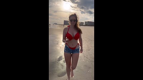Hottie 😘 with Red Bra 👙🥵