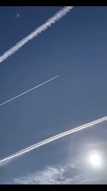 CHEMTRAILING IS TO BE EXPOSED🏘️💨✈️ 🌤️FOR WHAT IT’S REALLY ABOUT🌥️🫧✈️💫