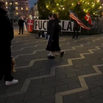 Muslims blare speakers at the Christmas tree, Danish patriots send a clear message.