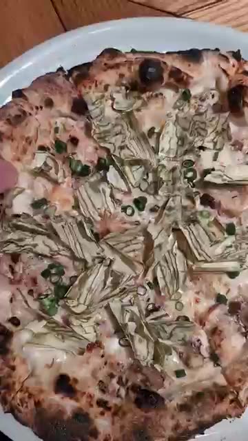 3rd Best Pizza in the World… in Tokyo?! 🍕 Pizza Marumo Ranked by TimeOut