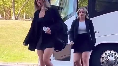 This video of the women’s Hockey team is going viral 👀 See if you can spot why‼️