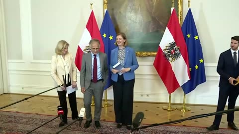 Doorsteps vor dem Ministerrat