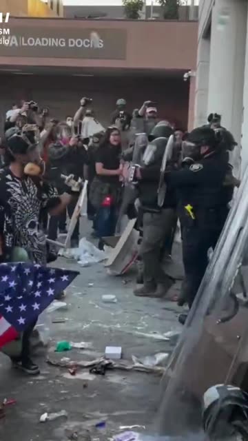 Mexicans attack LA police
