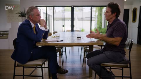 What's Really Going On In Hollywood 🎩 🪄 Dennis Quaid