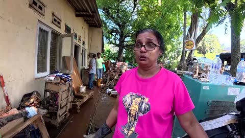 Sri Lankan survivors pick up the pieces after deadly floods