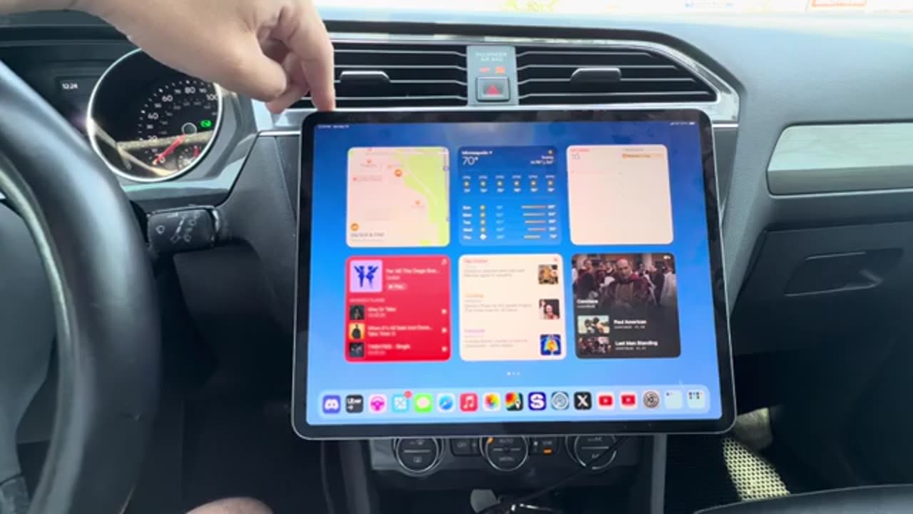 Using Uber/Lyft XL split screen on iPad