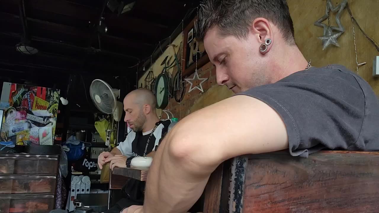 PATTAYA BEACH BAR BELLENDS