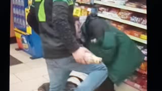 Midget vs 711 indians.... (absolute golden f*ckery)