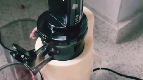 Portable Juice Machine — Fresh Juice Anywhere! 🍊