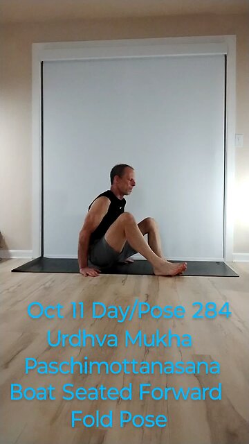 Urdhva Mukha Paschimottanasana / Boat Seated Forward Fold Pose