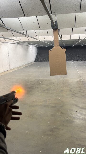 Call of Duty 4 Sidearms - Part 1 : M9. ( Full Auto Pistol Trick)