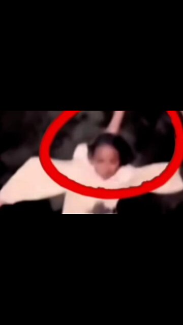 Ist das ein Glitch in der Matrix oder ein Engel?