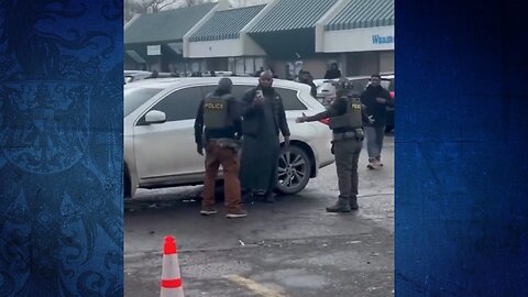 💥 ICE Agents threatened by Somalis, retreat before engagement ensues