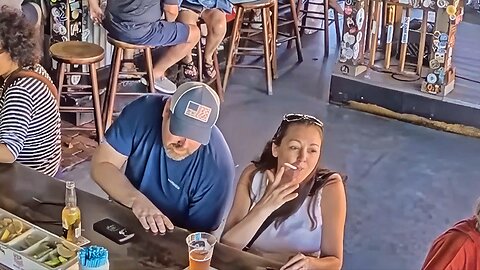 Candid Sexy Smoking Woman 801