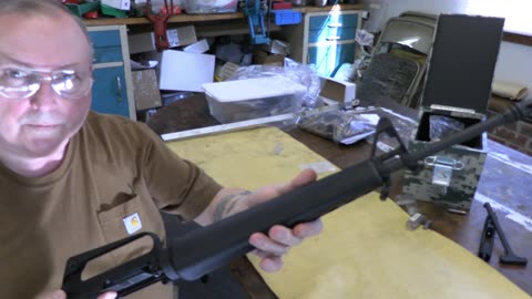 #18 installing triangular handguards retro AR 15