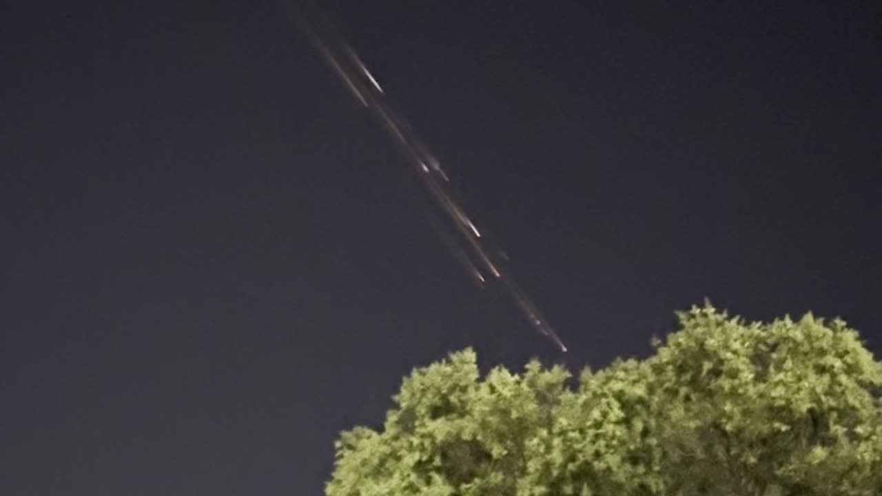 Starlink Satellite Debris Reenters Atmosphere Over Sacramento