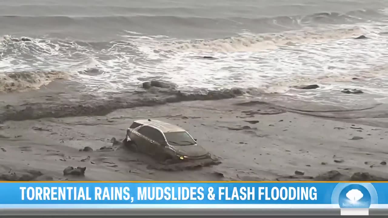 Torrential rain triggers mudslides in California, sweeping cars away