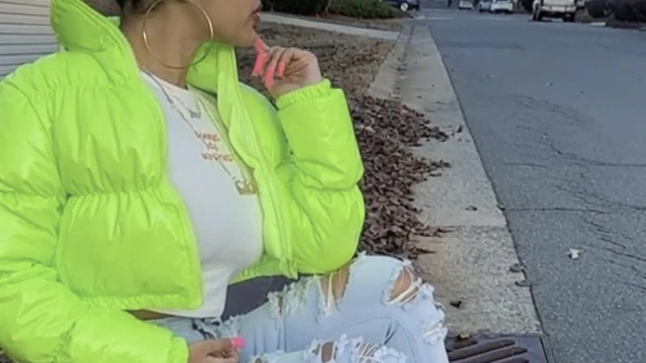 Xtra Shorty Gloss Leather Puff🔥