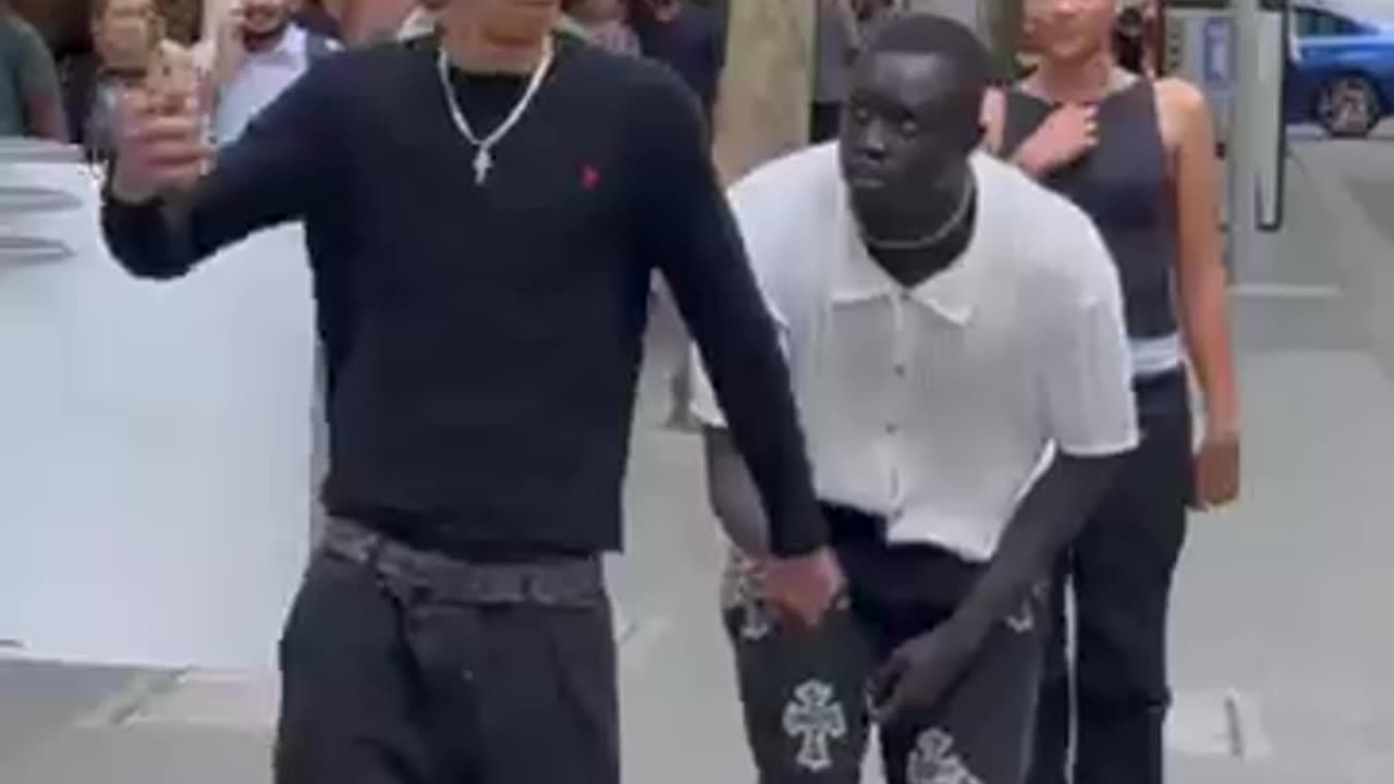 He was so focused on the phone 😂 #viral #fyp #comedy #reels