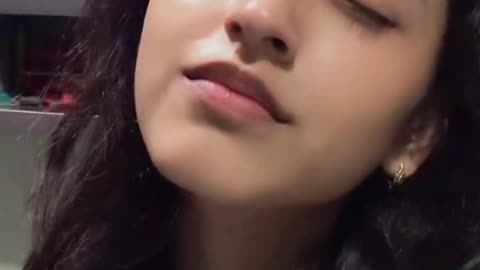 جميلة وفنانة