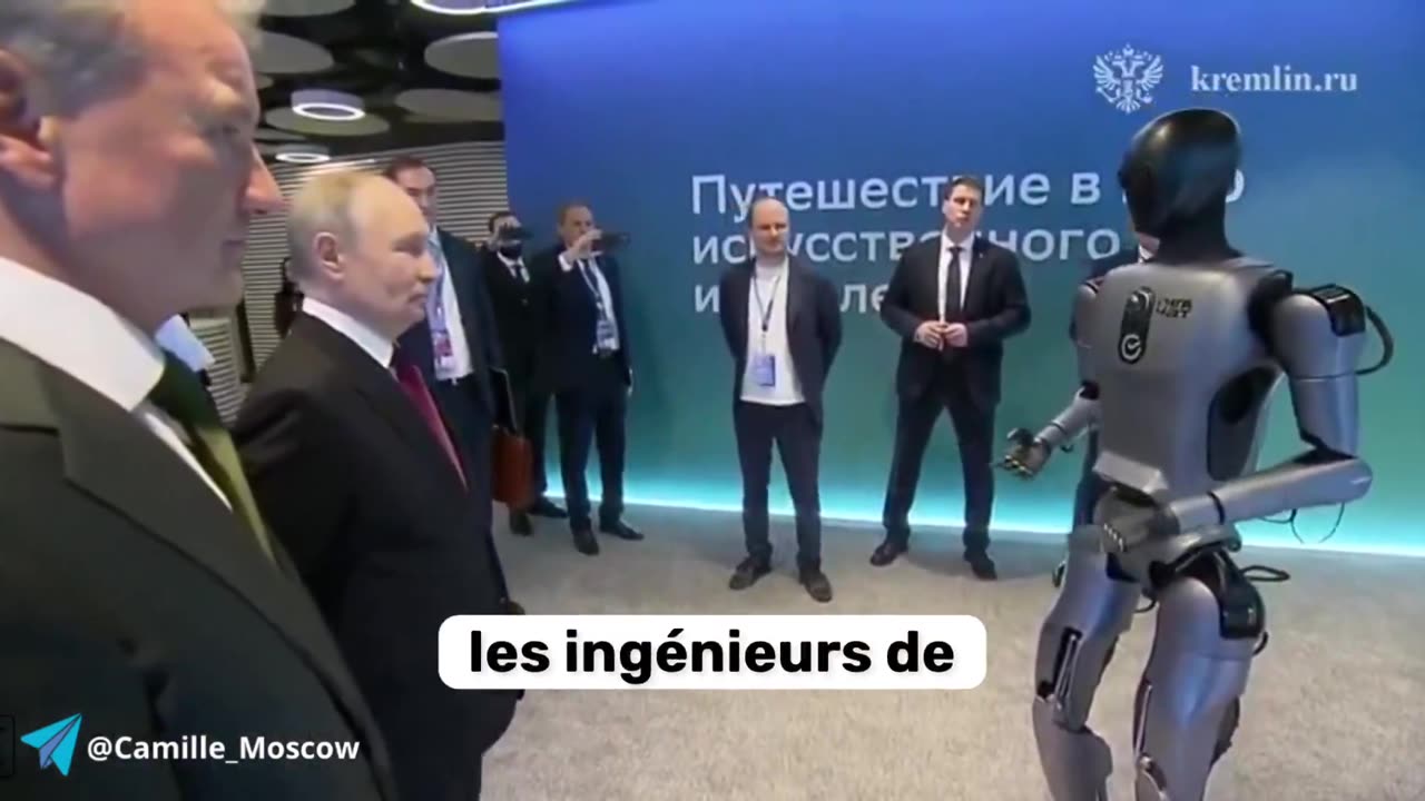 Habiten truprojat e udhëheqësit rus, roboti vallëzon përballë Putinit