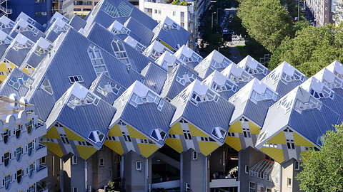 Vida en pendiente: así son las casas cubo de Países Bajos