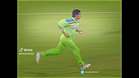 great Waseem Akram bowling in 1992 word cup final against england