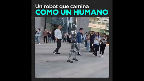 Robot humanoide sorprende al caminar como una persona