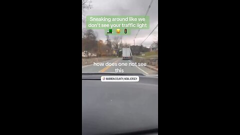 Truck spotted hauling a dangling traffic light, stunning drivers on the road. #truckgonewild #japd