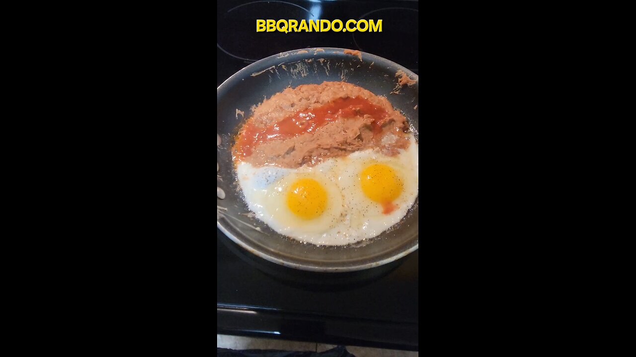Refried 🫘 Beans and Eggs 🥚 for Breakfast 🌵💥😋