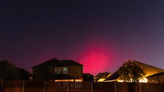 Mesmerizing timelapse captures the Northern Lights dancing