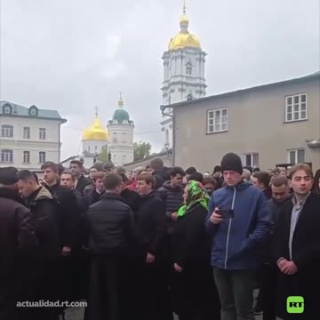Policía ucraniana irrumpe en un monasterio, derriba puerta y se enfrenta a los monjes